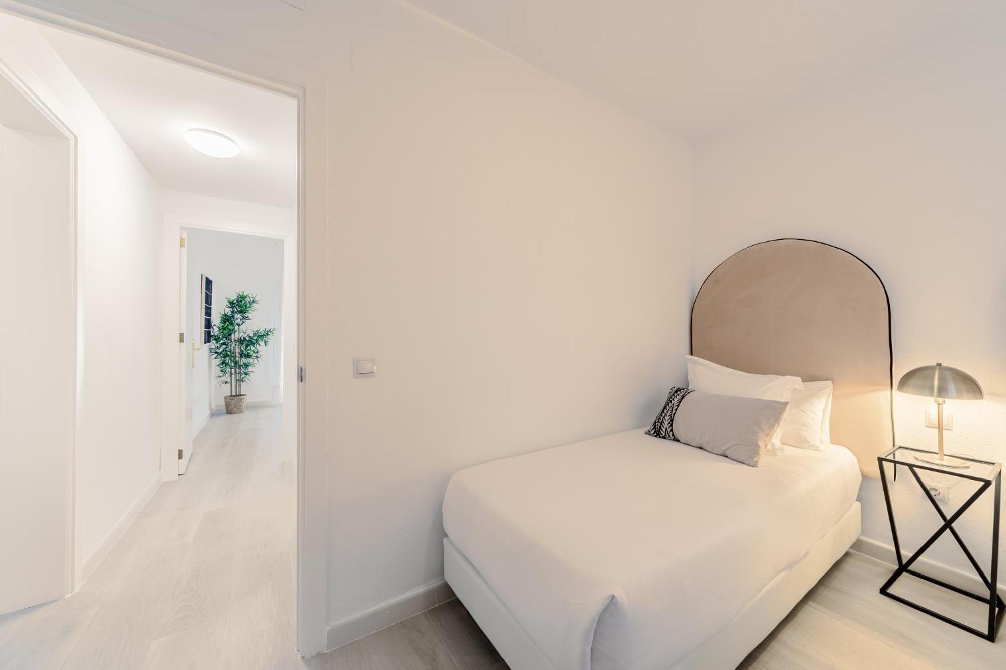 Isg Apartments Becquer Free Parking Inside The Building Sevilla Dış mekan fotoğraf