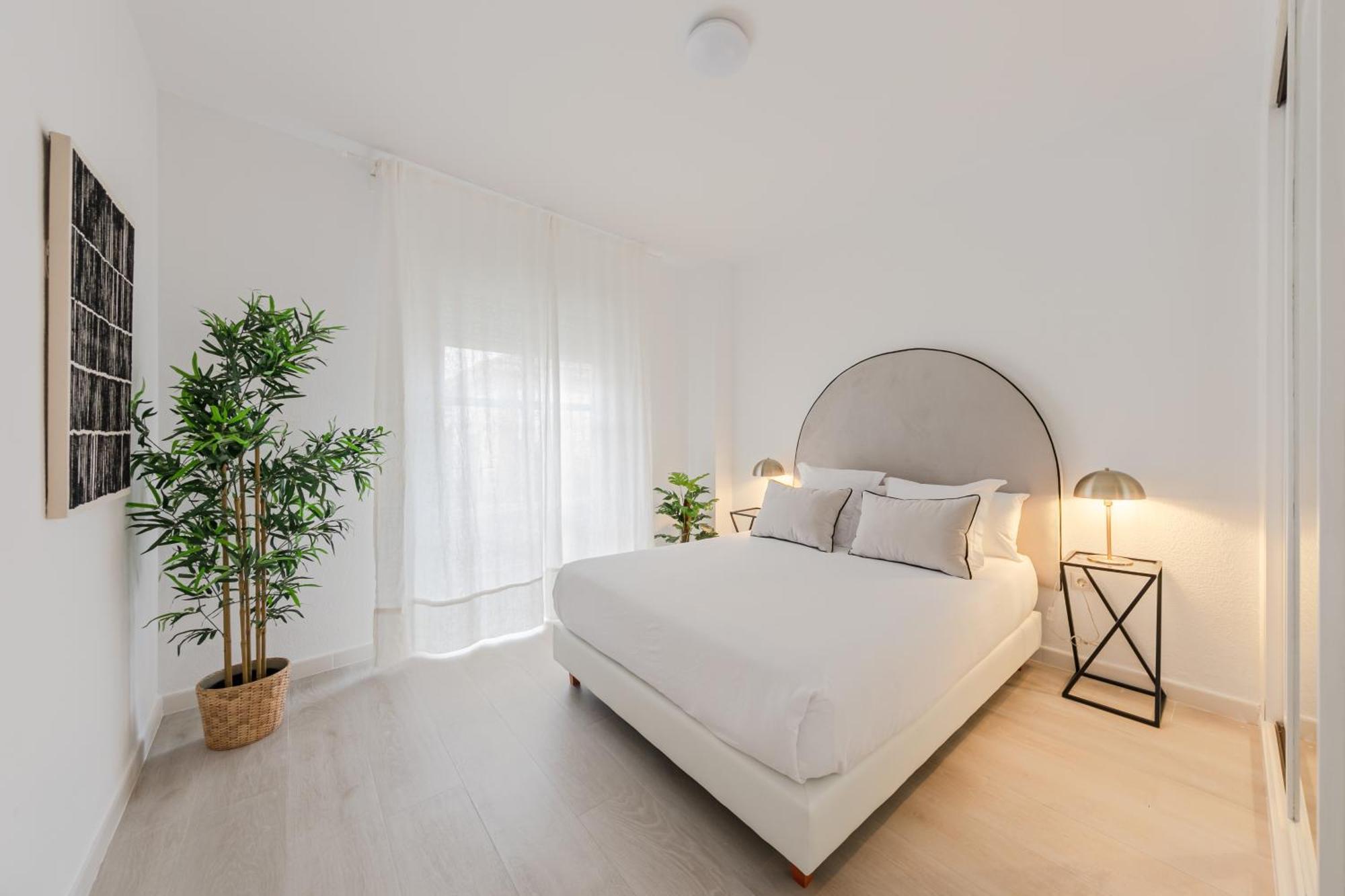 Isg Apartments Becquer Free Parking Inside The Building Sevilla Dış mekan fotoğraf